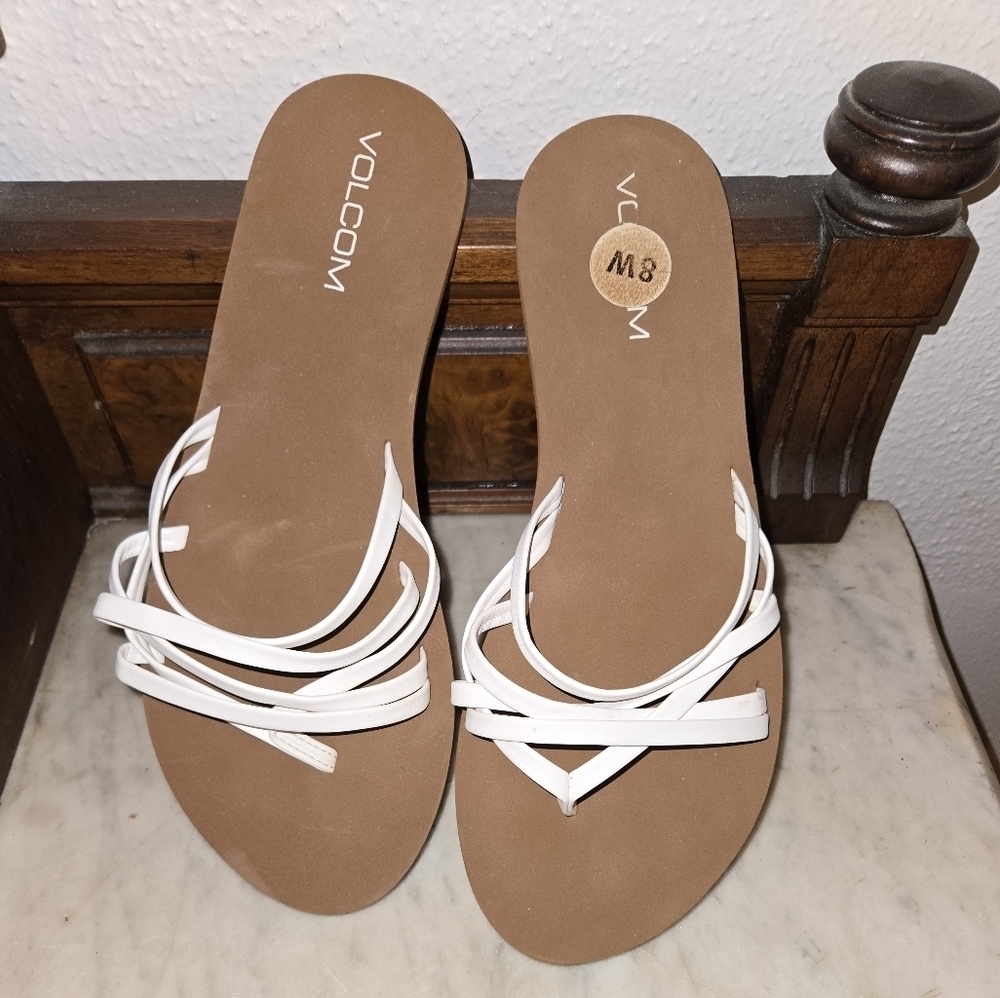 Volcom Slippers - Picture 2 of 3